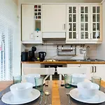 F & B Collection - Rotunda & Kamara View Apartment
